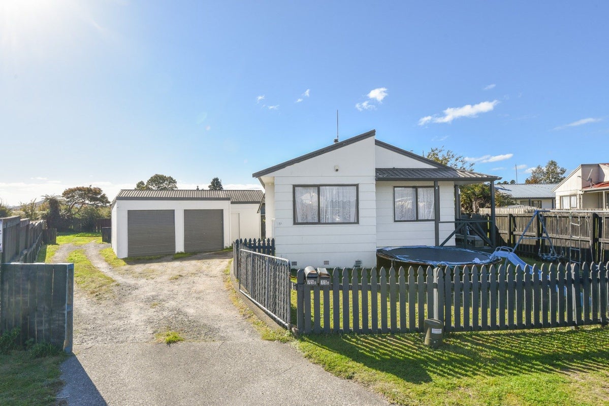 75A and 75B Pohutukawa Drive, Owhata, Rotorua, Bay Of Plenty - Carousel 1