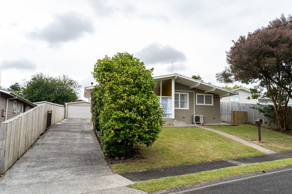 9 Edith Place, Dinsdale, Hamilton - Carousel 2