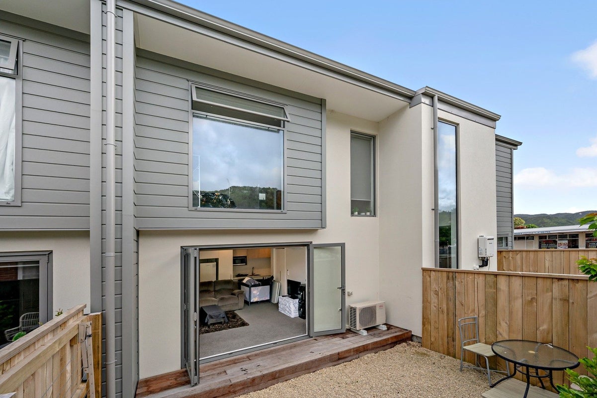 2/5 Taine Street, Taita, Lower Hutt - Carousel 1