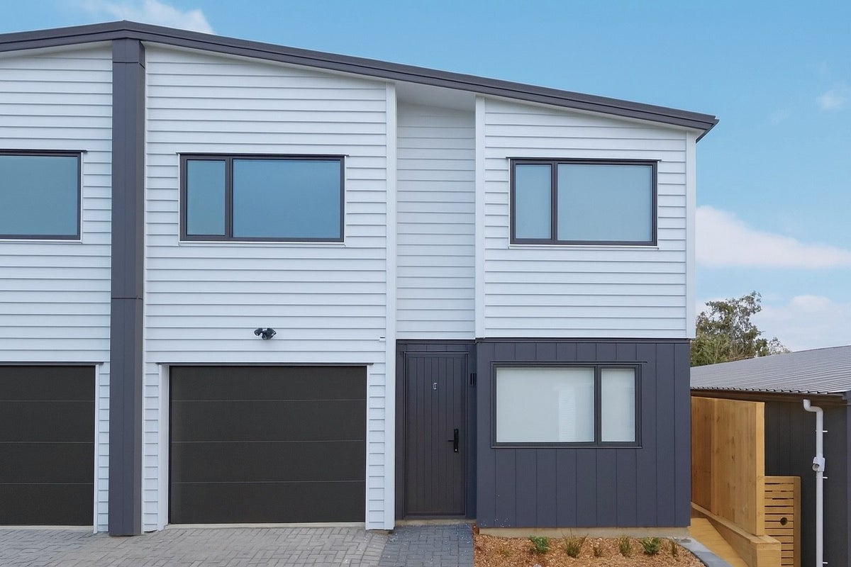 25 Hutchinson Avenue, New Lynn, Auckland - Carousel 23