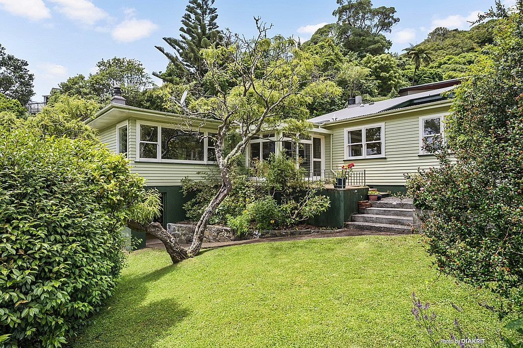 15 Pimble Avenue, Karori, Wellington - Carousel 2
