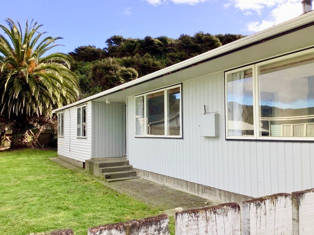 13 Kawatiri Grove, Wainuiomata, Lower Hutt - Carousel 1