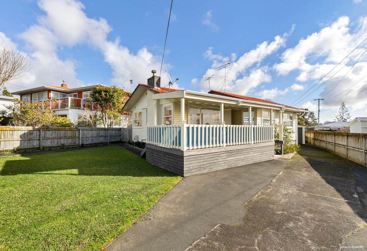 218 Birkdale Road, Birkdale, Auckland - Carousel 2
