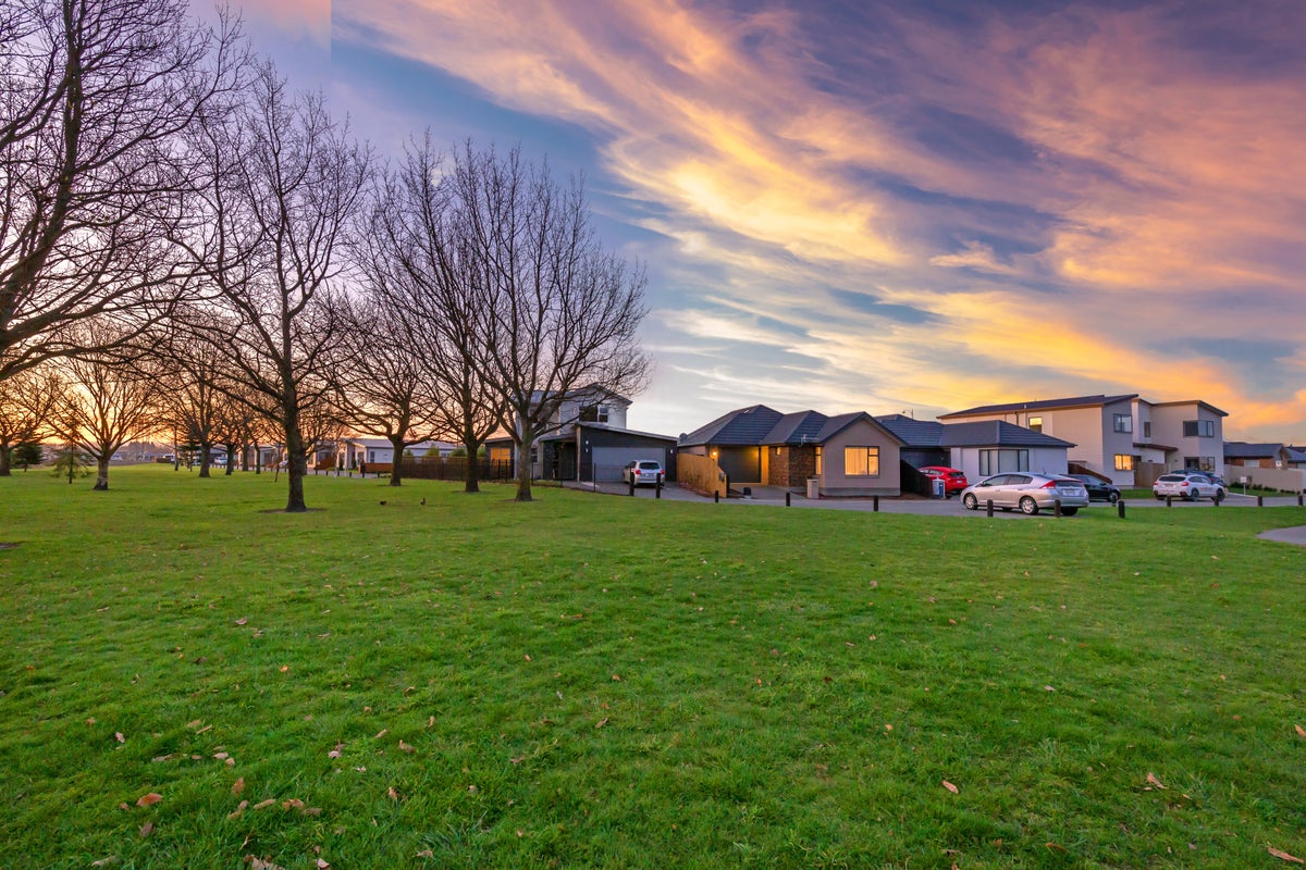 16 Torbeg Lane, Broomfield, Christchurch - Carousel 2