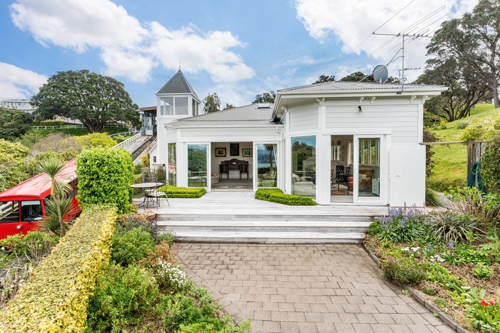 3 Rawhiti Terrace, Kelburn, Wellington, Wellington - Carousel 1