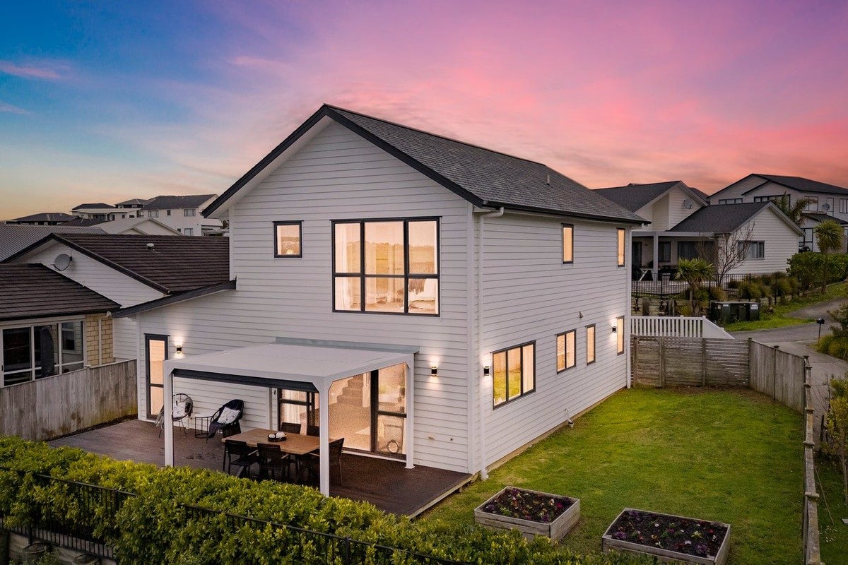 18 Kiwa Crescent, Gulf Harbour, Whangaparaoa - Carousel 1