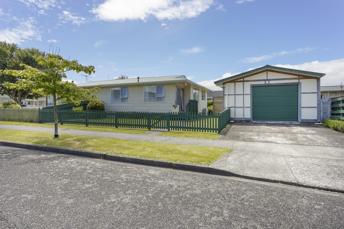 A/56 HENRY ST, MAORIBANK, UPPER HUTT - Carousel 1