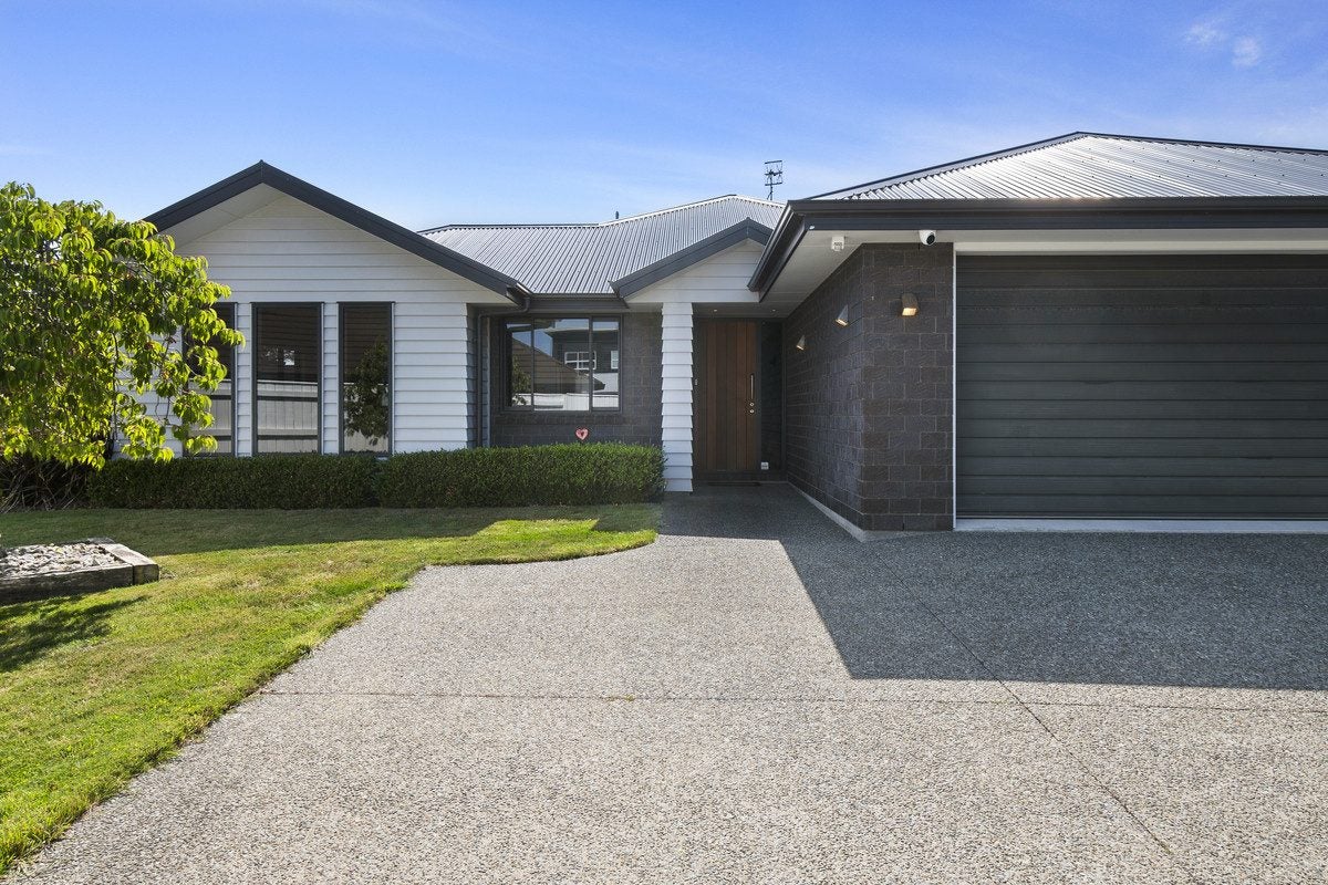 25 Trump Place, Kelvin Grove, Palmerston North - Carousel 1