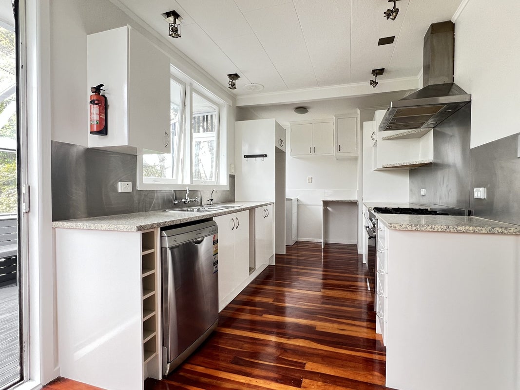 4 Elliott Avenue, Bayview, Auckland - Carousel 1