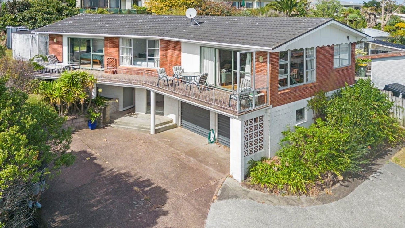 961 Whangaparaoa Road, Manly, Whangaparaoa - Carousel 1
