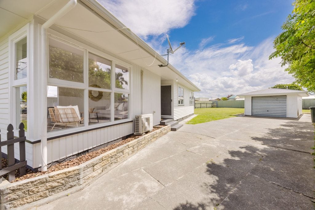 57 Harold Holt Avenue, Onekawa, Napier - Carousel 2