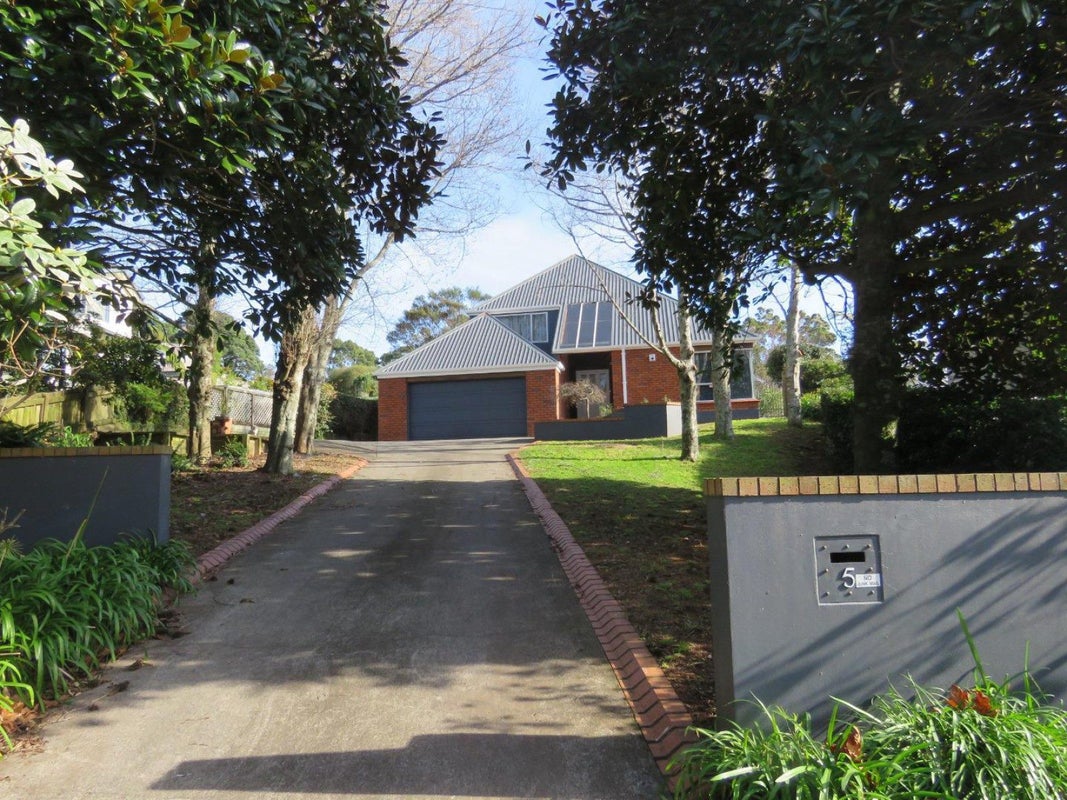5 Flight Place, Lower Vogeltown, New Plymouth - Carousel 1