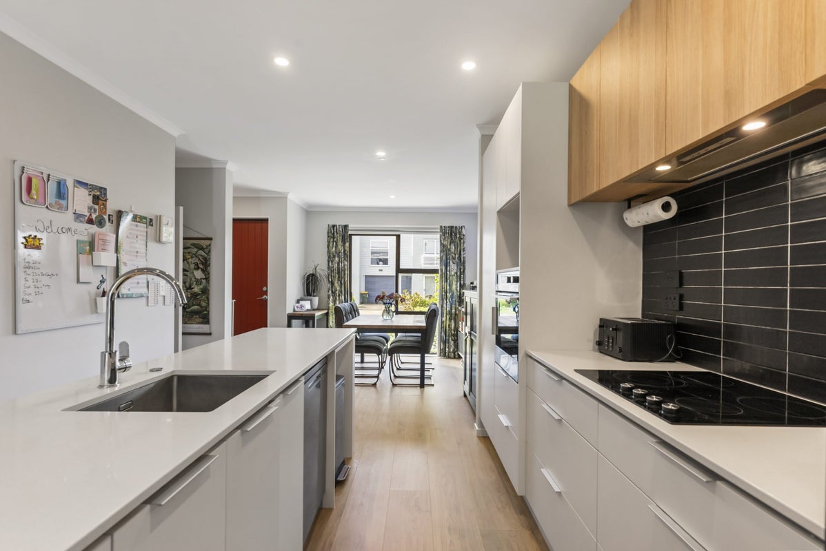 3 Richard Petterd Way, Swanson, Auckland - Carousel 2