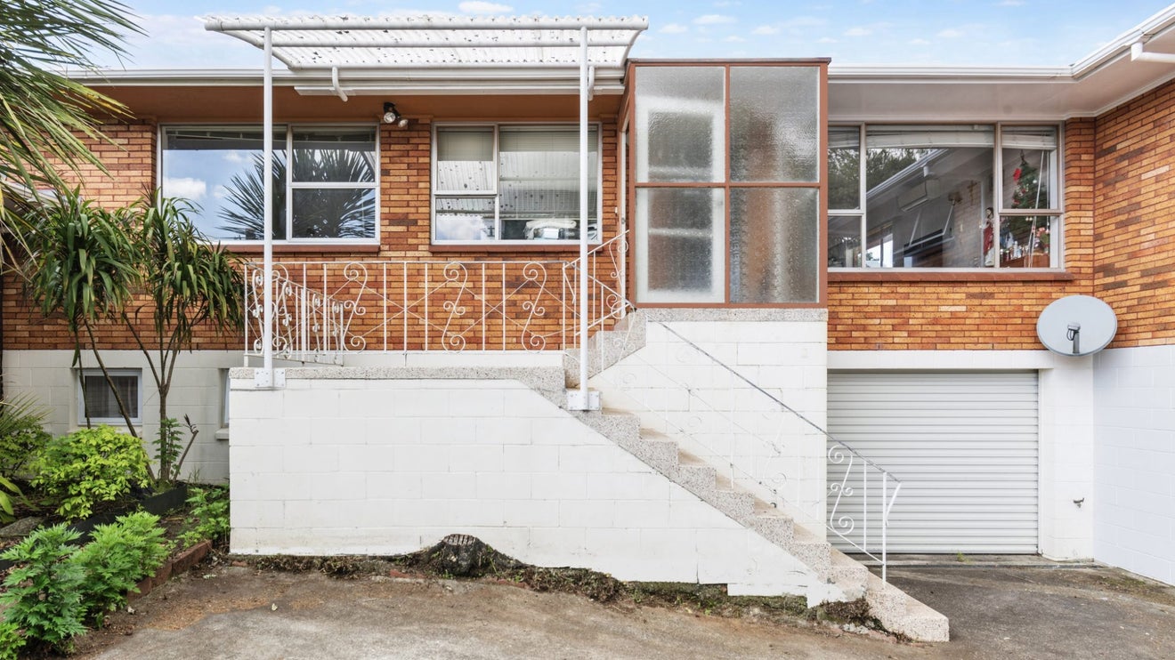 2/12 Mears Place, Epsom, Auckland - Carousel 1