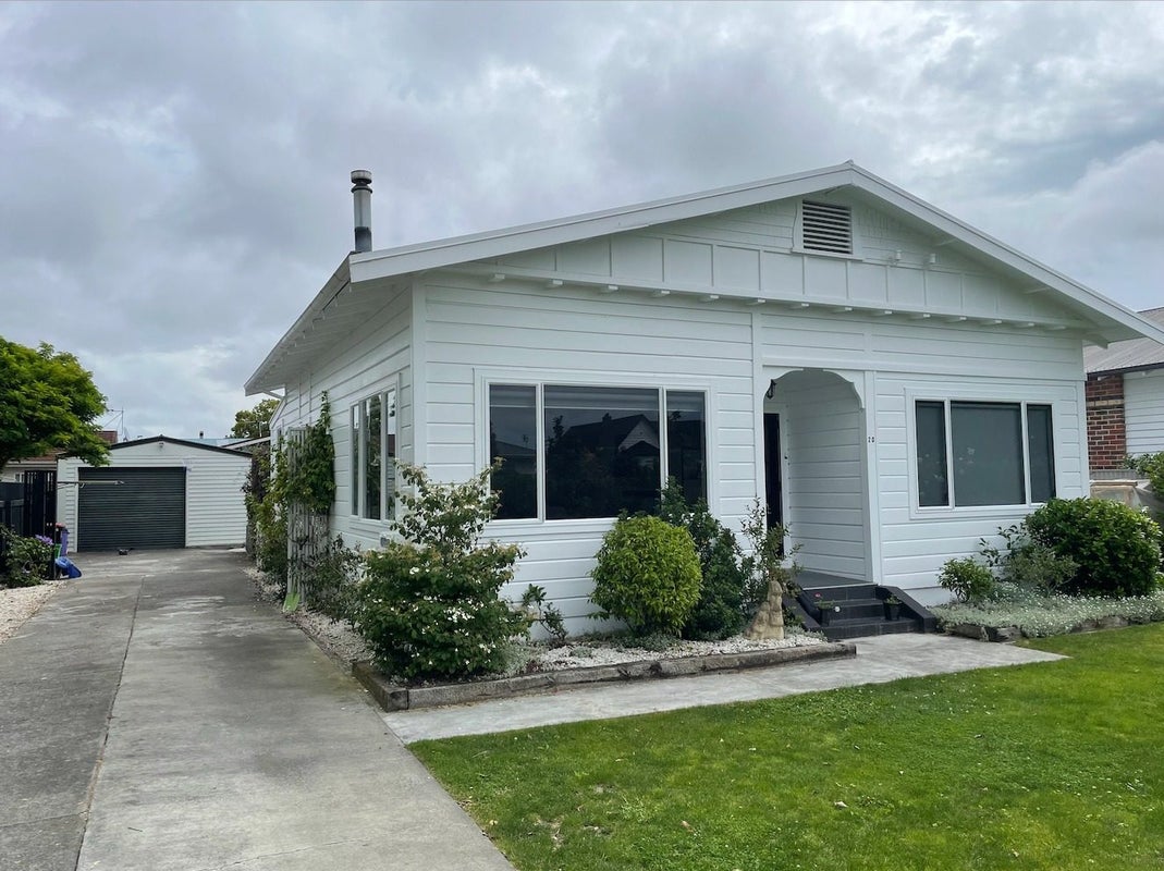 20 Avenue Road, Greenmeadows, Napier - Carousel 1