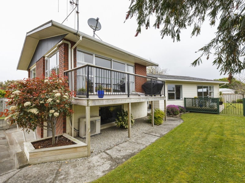 7 Terry Crescent, Milson, Palmerston North - Carousel 2