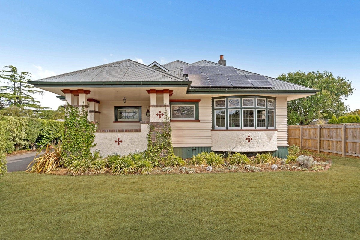 121 Essex Street, Masterton - Carousel 20