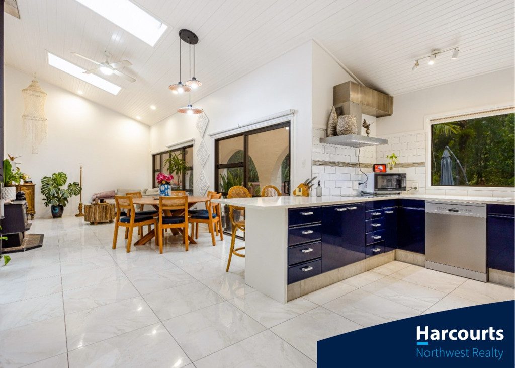 719 Scenic Drive, Henderson Valley, Auckland - Carousel 2