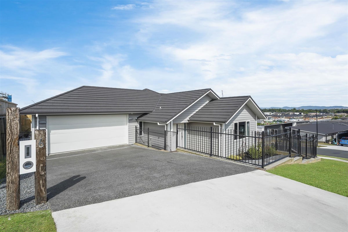 6 Dulverton Rise, Flagstaff, Hamilton - Carousel 1