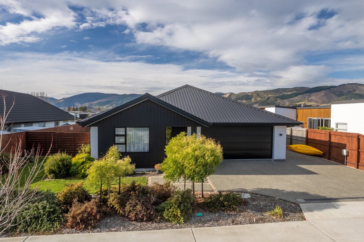 24 Borck Avenue, Appleby, Richmond - Carousel 2