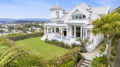 25 Fairview Crescent, Kelburn, Wellington - Carousel 1