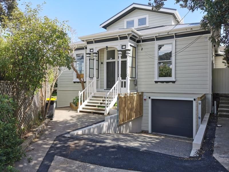 76 Roxburgh Street, Mount Victoria, Wellington - Carousel 1
