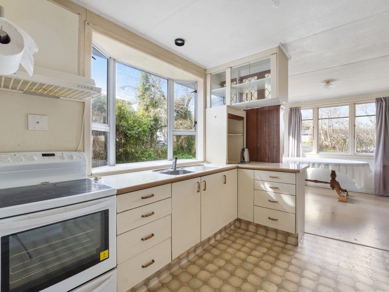 1347 Devon Road, Brixton, Waitara - Carousel 1