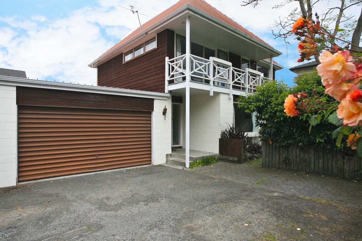 2/89D Fendalton Road, Fendalton, Christchurch - Carousel 1
