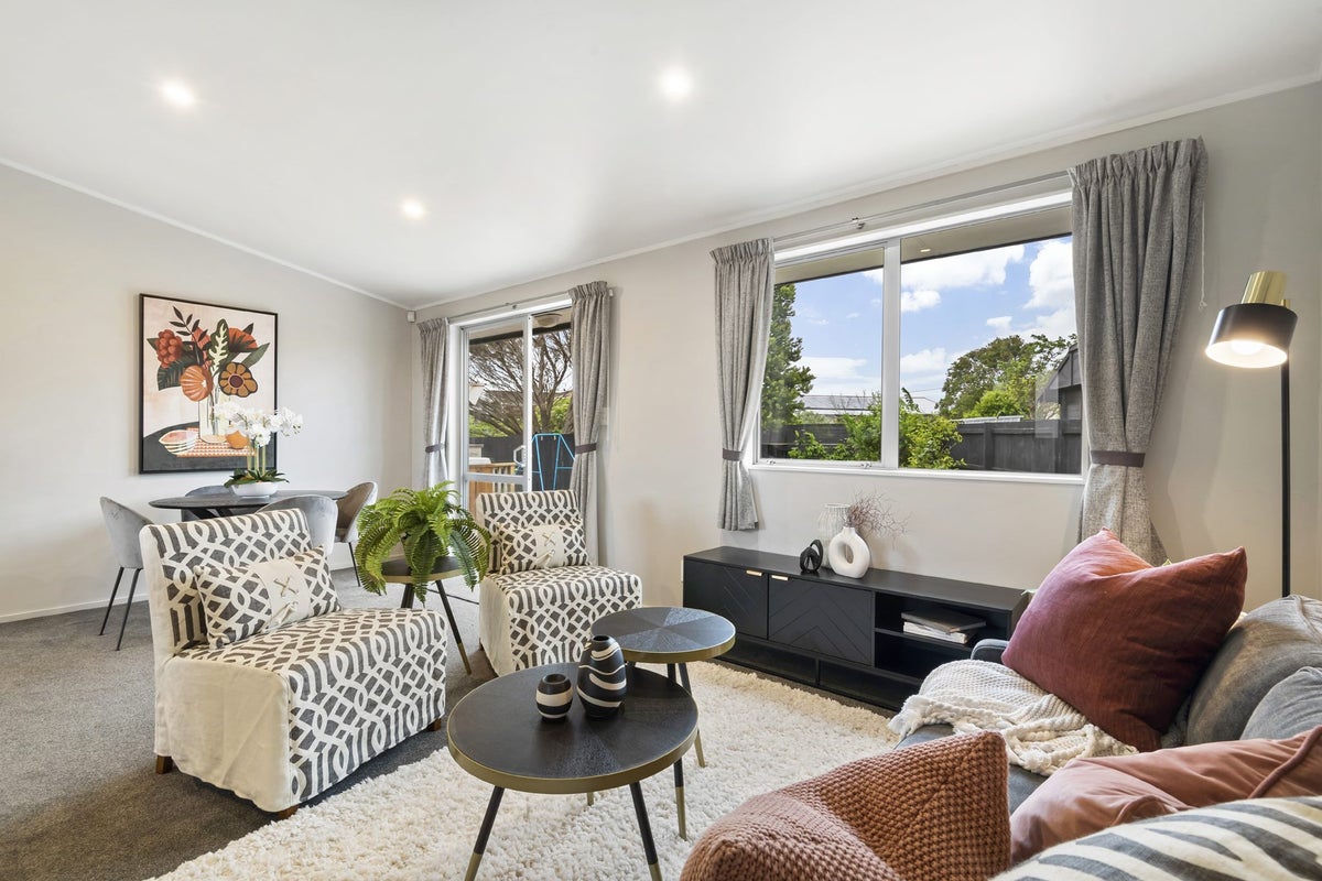 16A Northridge Terrace, Massey, Auckland - Carousel 1
