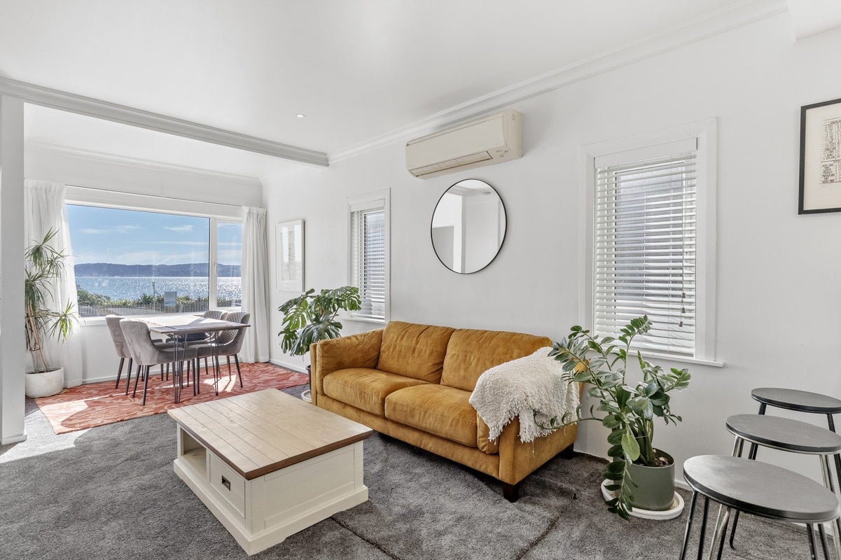 765 Marine Drive, Eastbourne, Lower Hutt - Carousel 1