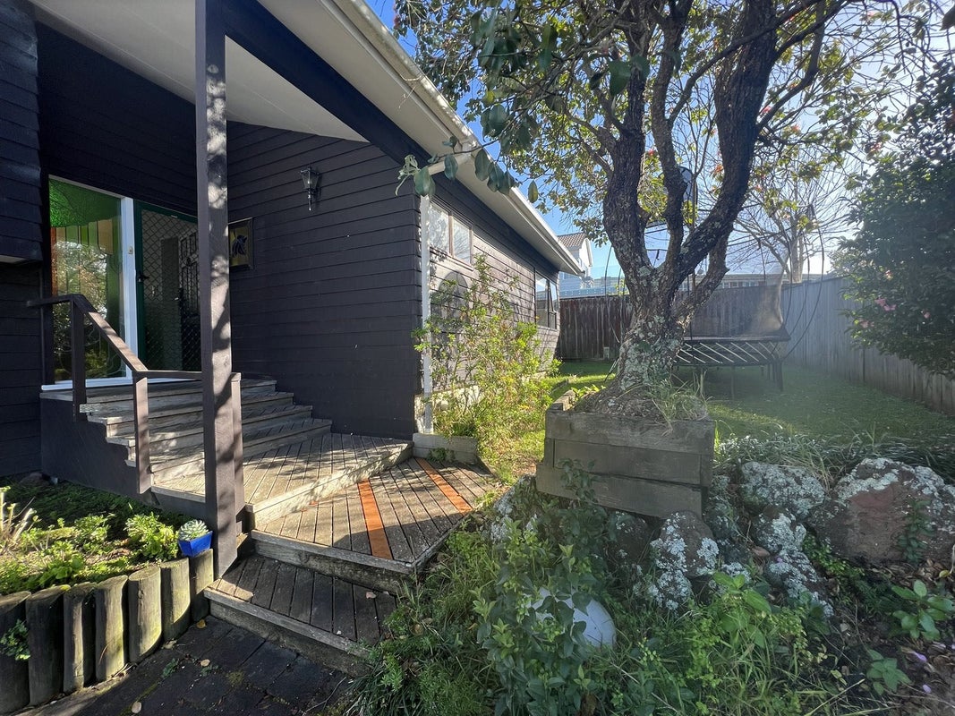 1/26 East Coast Road, Milford, Auckland - Carousel 2