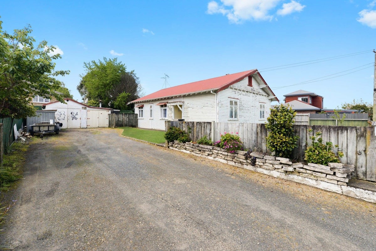 58 Graham Street, Hamilton East, Hamilton - Carousel 2
