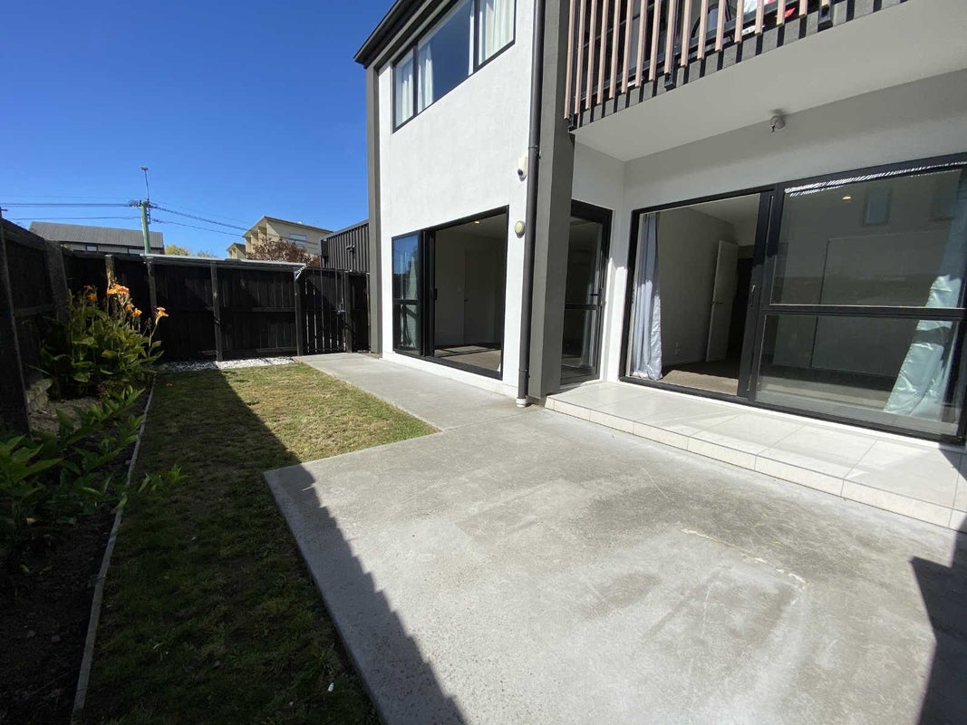 1/447 Barbadoes Street, Edgeware, Christchurch - Carousel 1