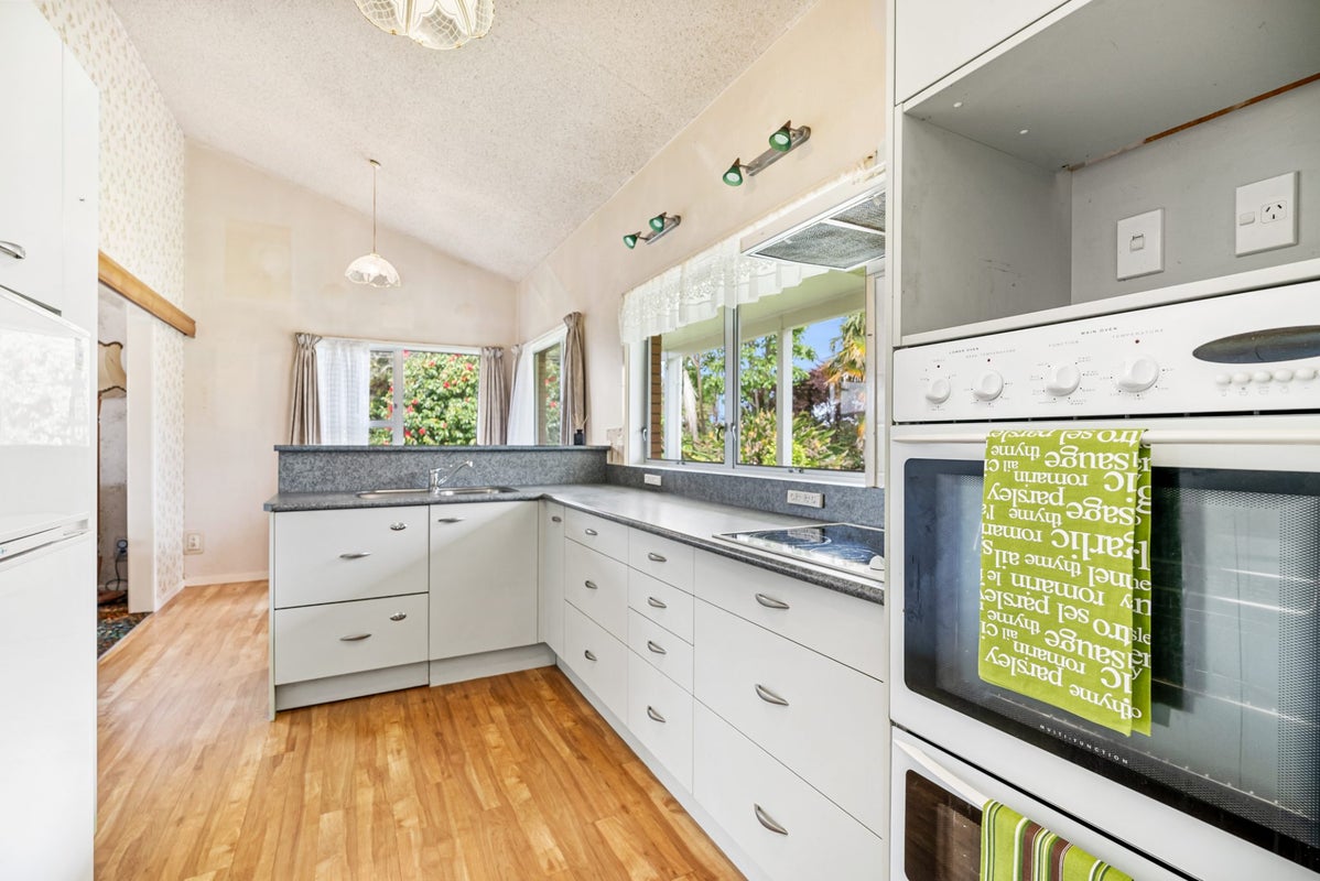 2 Beverley Crescent, Maungatapere, Whangarei - Carousel 1
