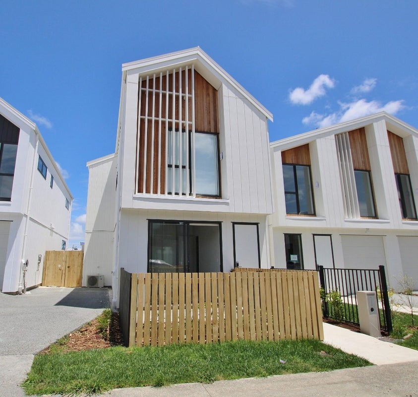 10 Porowha Road, Westgate, Auckland - Carousel 1
