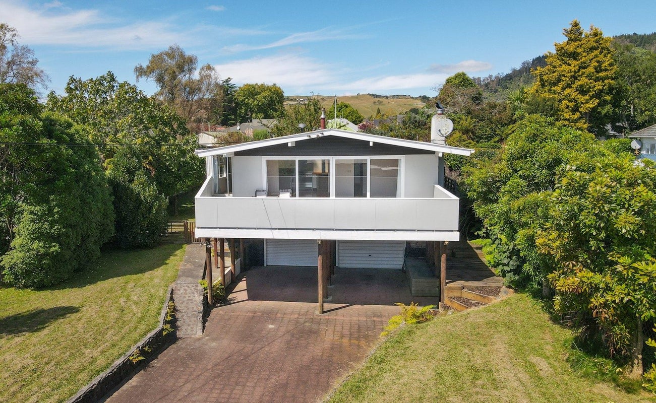 15 Lynmore Avenue, Lynmore, Rotorua - Carousel 2