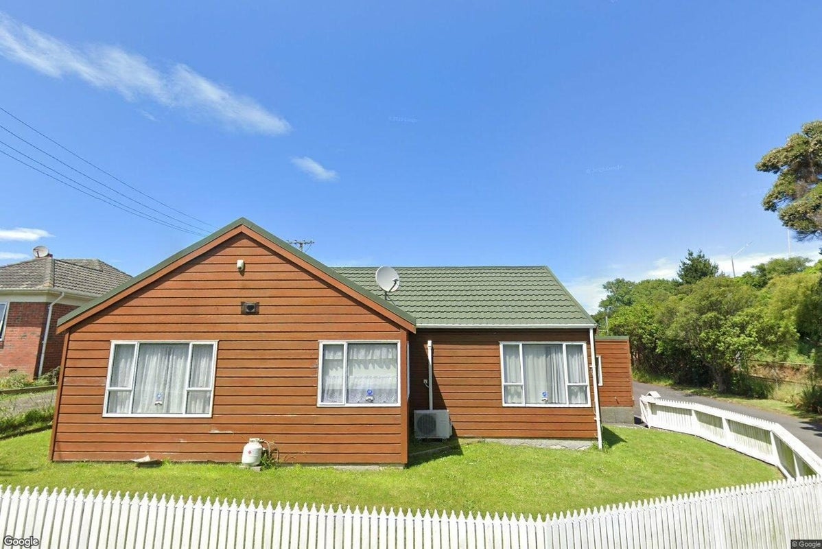 1 Takatimu Way, Johnsonville, Wellington - Carousel 1