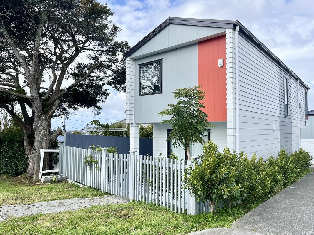 15 Astley Avenue, New Lynn, Auckland - Carousel 1