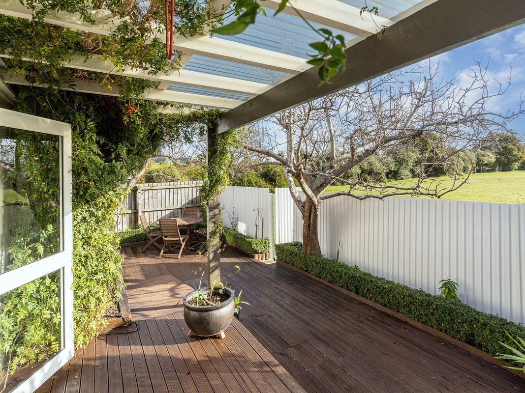 17A Gamblins Road, Saint Martins, Christchurch - Carousel 1