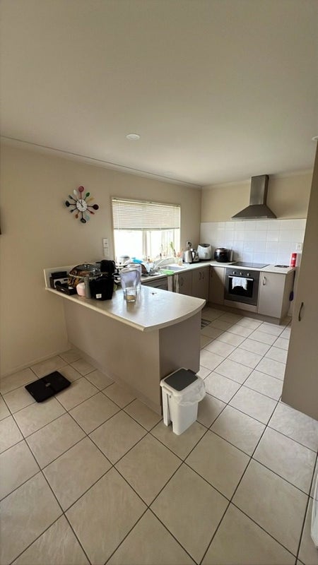 8 Jomard Terrace, Northcross, Auckland - Carousel 2