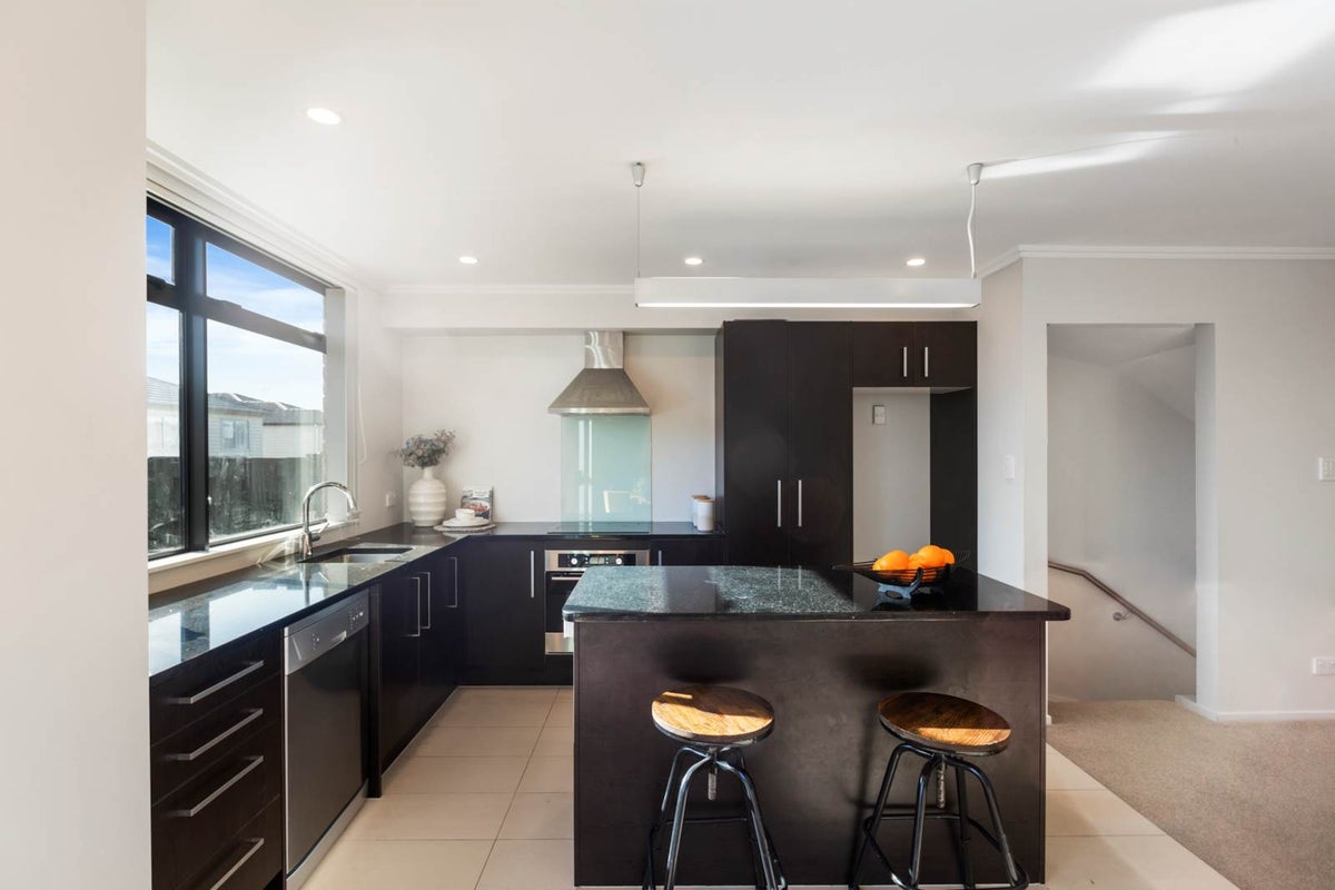 33/182 Flat Bush School Road, Flat Bush, Auckland - Carousel 2