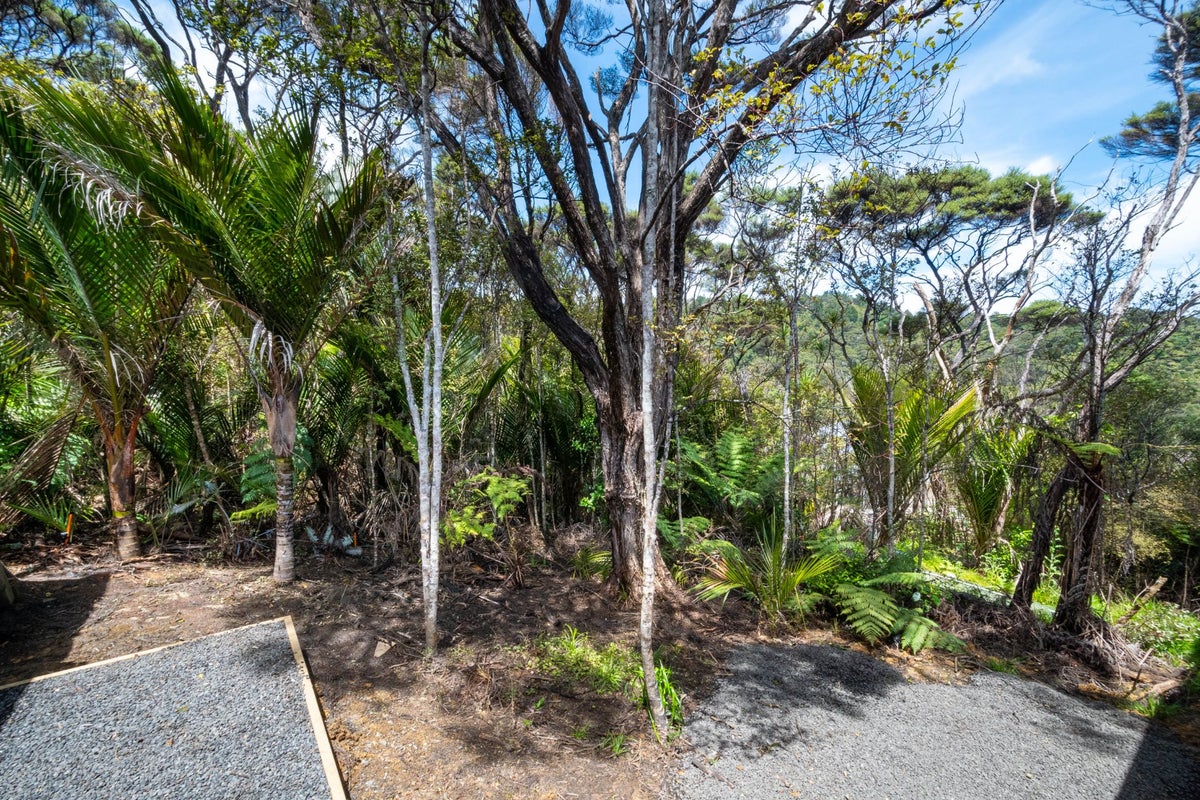 16 Unity Road, Waitakere, Auckland - Carousel 18