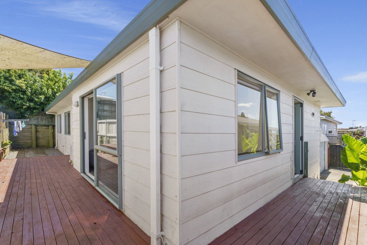 5B Sharyn Place, Brookfield, Tauranga - Carousel 2