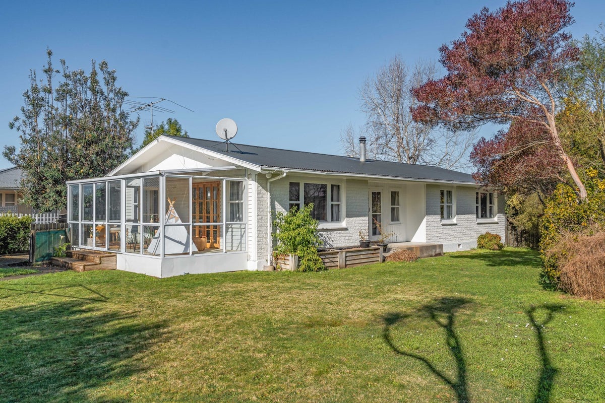 26 Miro Street, Lansdowne, Masterton - Carousel 1