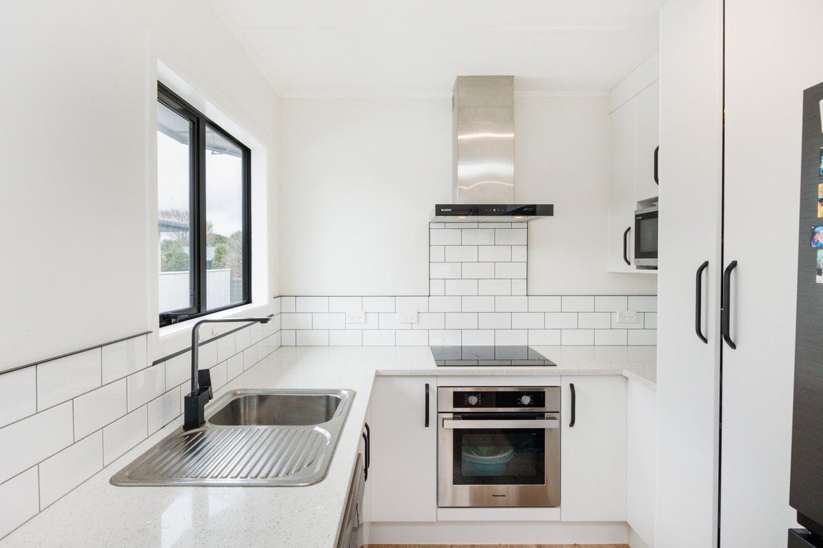 18 Snowdon Avenue, Terrace End, Palmerston North - Carousel 2