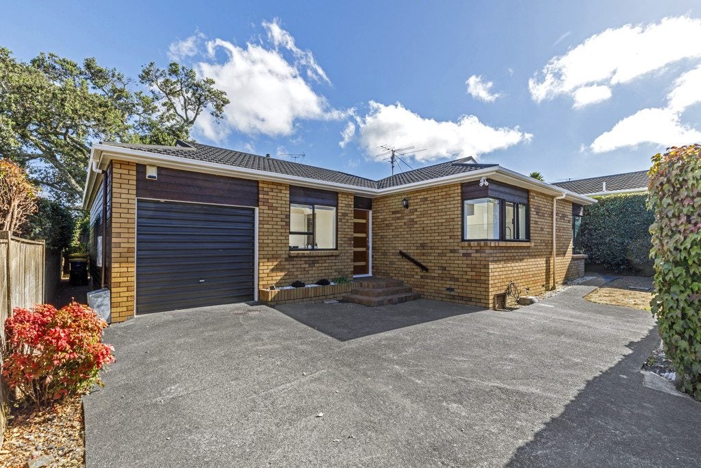 2/11 Gordon Avenue, Forrest Hill, Auckland - Carousel 2