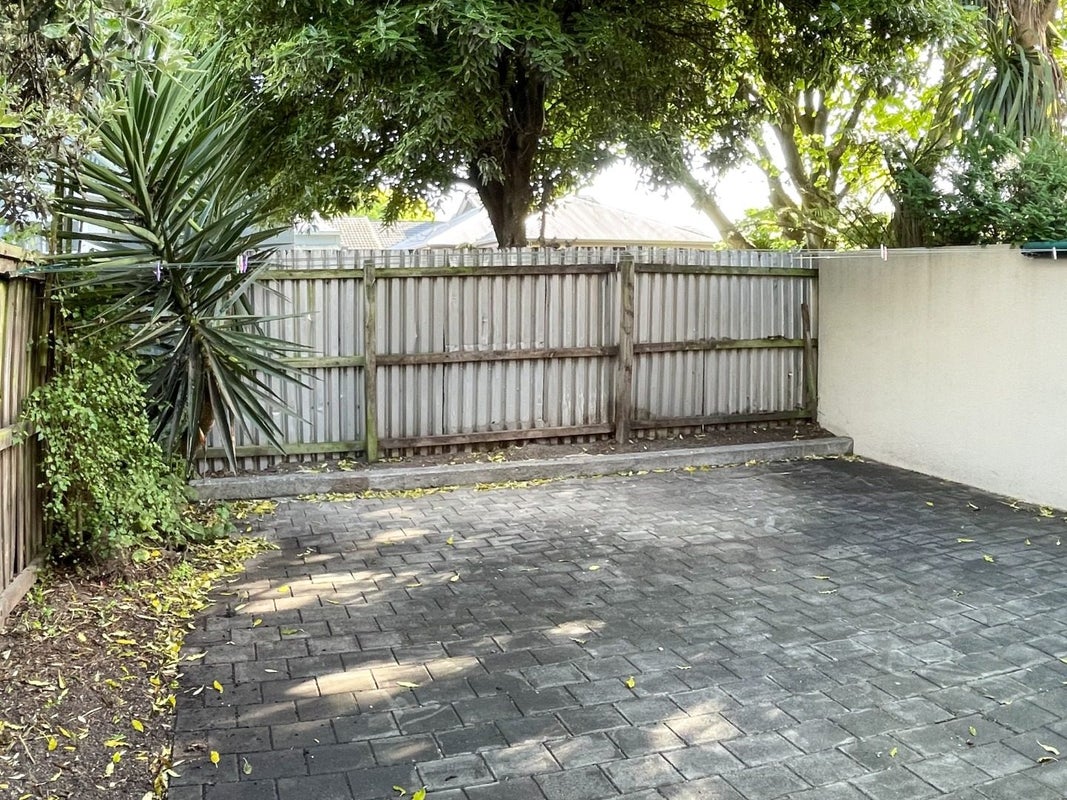 223 Ferry Road, Waltham, Christchurch - Carousel 12