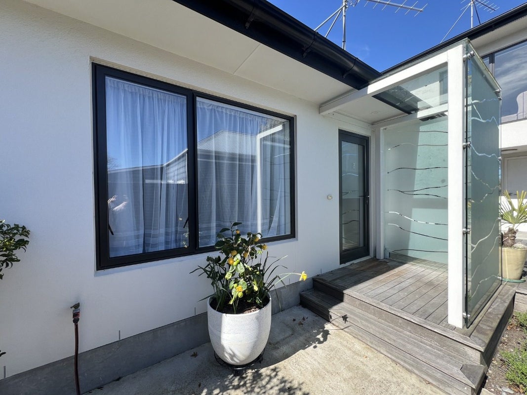 2/129 Aikmans Road, Merivale, Christchurch - Carousel 2