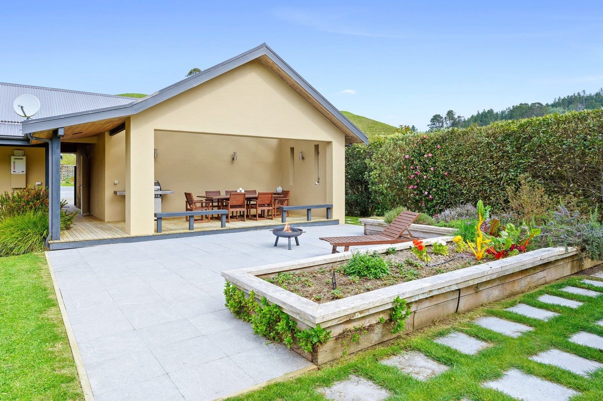 122 Mickell Road, Otaki - Carousel 2