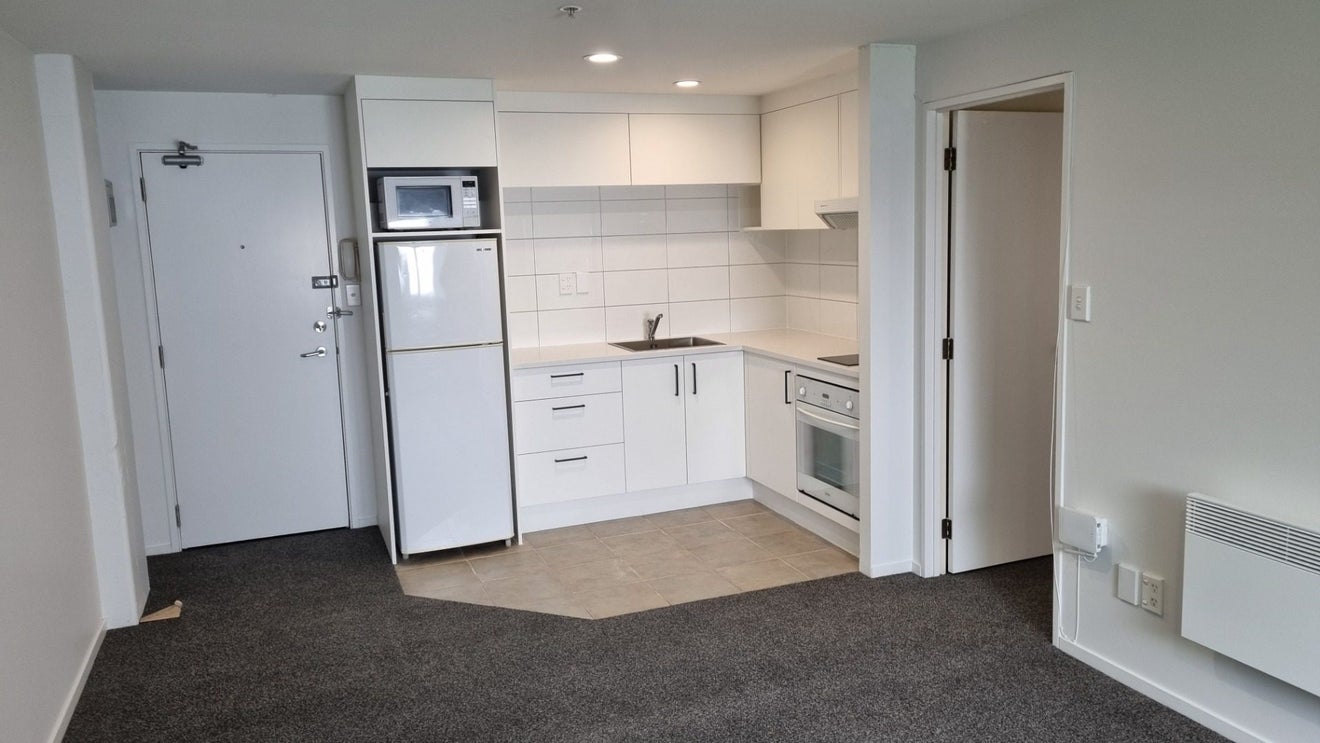 3E/2 Whitaker Place, Grafton, Auckland - Carousel 2